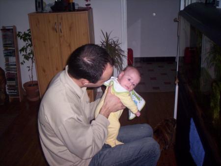 Papa adore son aquarium